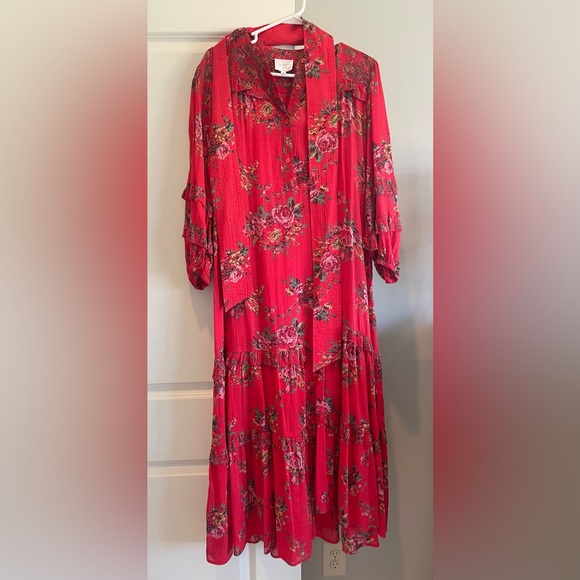 Red floral Maxi length Dress - Picture 1 of 3